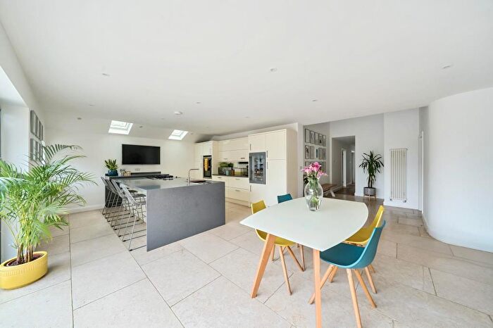 4 Bedroom Detached House For Sale In Garsington, Oxfordshire, OX44
