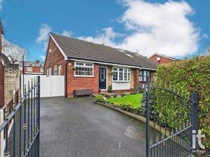 2 Bedroom Semi-Detached Bungalow For Sale In Dialstone Lane, Offerton, Stockport, SK2