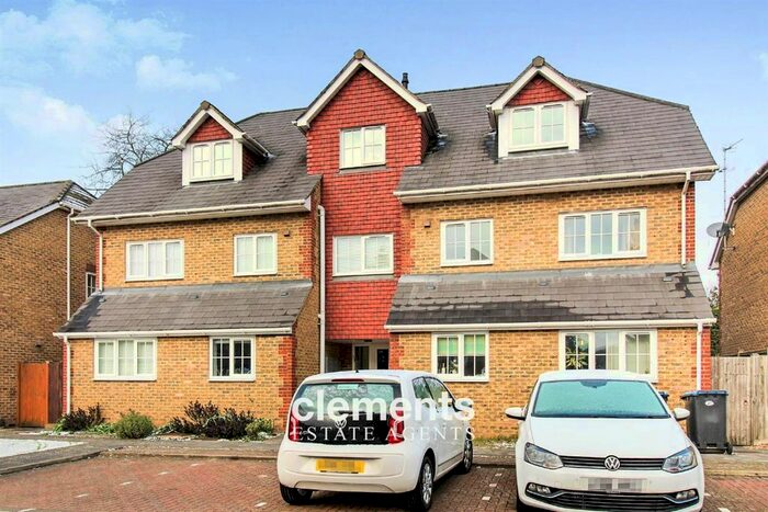 1 Bedroom Flat To Rent In The Mallards, Hemel Hempstead, HP3