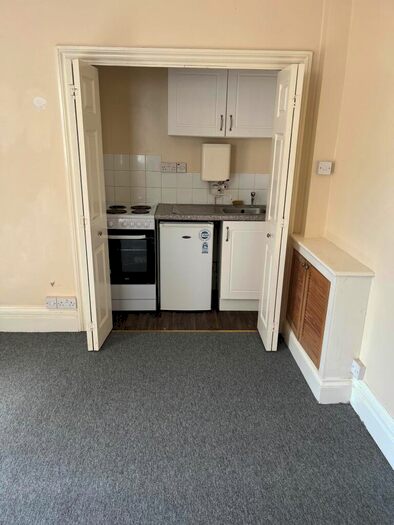 Flat To Rent In Flat A, Darwin Road, Southampton, SO15