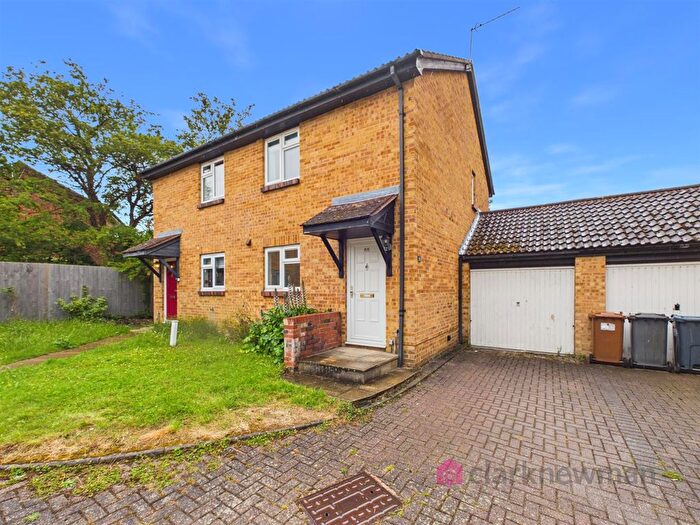 3 Bedroom Semi-Detached House For Sale In Mathams Drive, Bishop's Stortford, CM23