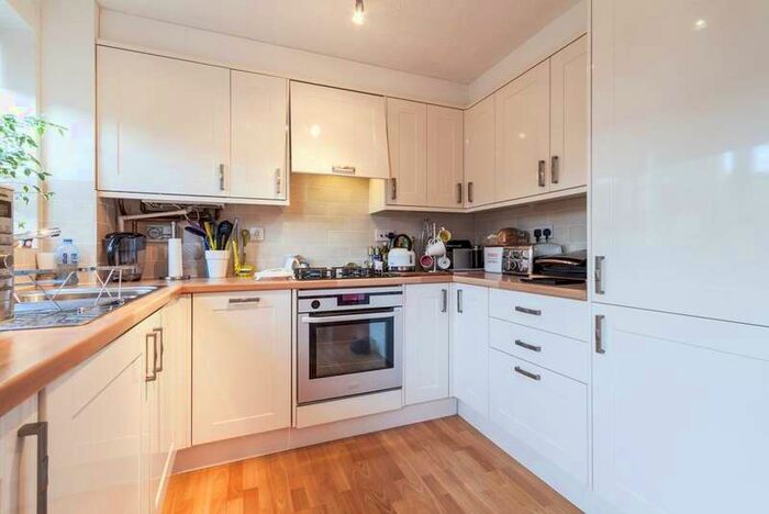 2 Bedroom Terraced House To Rent In Twycross Road, Wokingham, RG40