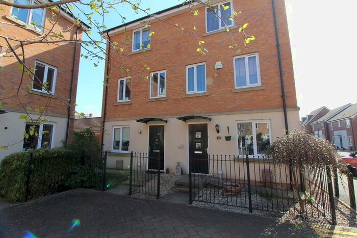 4 Bedroom Semi-Detached House To Rent In Farrow Avenue, Hampton Vale, Peterborough, PE7