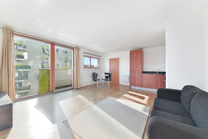 2 Bedroom Flat To Rent In Schrier Ropeworks, Arboretum Place, Barking, London, IG11