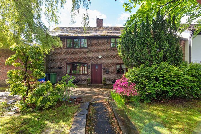 3 Bedroom Cottage For Sale In Newmarket Road, Ashton-Under-Lyne, OL7