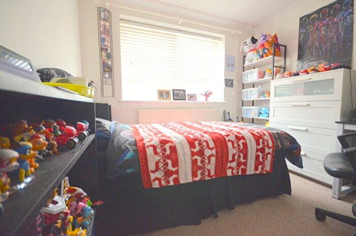2 Bedroom Apartment To Rent In Chaplaincy Gardens, Hornchurch, Essex, RM11
