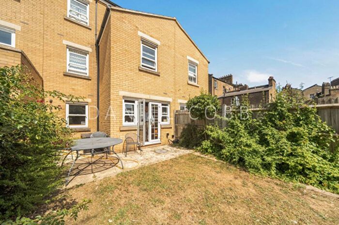 4 Bedroom Terraced House For Sale In Sullivan Road, London, SE11 - Photo 9