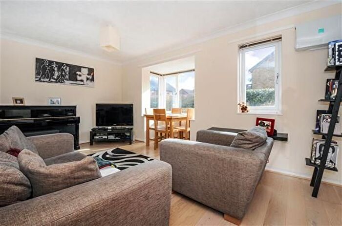 1 Bedroom Flat To Rent In North Road, Wimbledon, SW19
