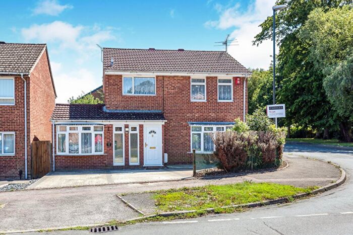 5 Bedroom Detached House To Rent In The Grooms, Crawley, RH10