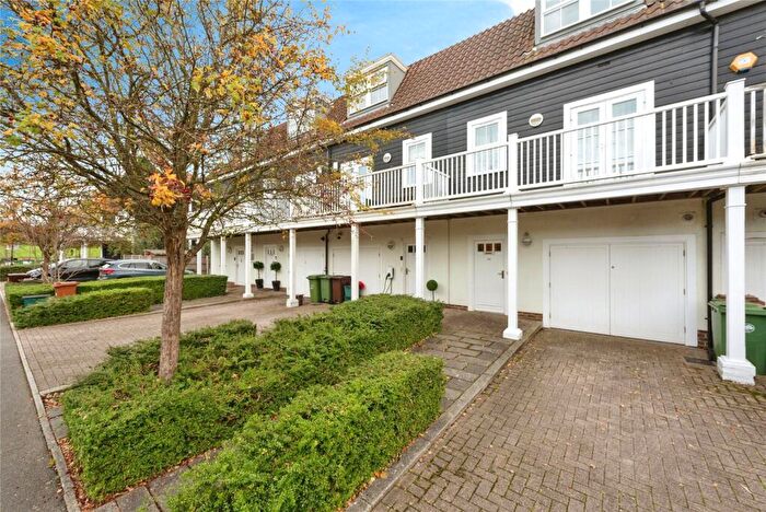 4 Bedroom Terraced House For Sale In Beaumont Drive, Worcester Park, KT4