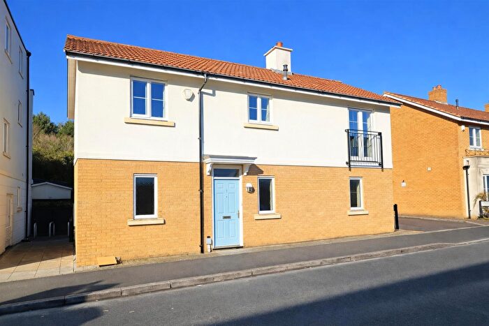 2 Bedroom Coach House For Sale In Eastcliff, Portishead, BS20
