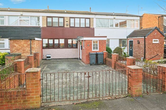 3 Bedroom Terraced House For Sale In Sumburgh Croft, Birmingham, B35