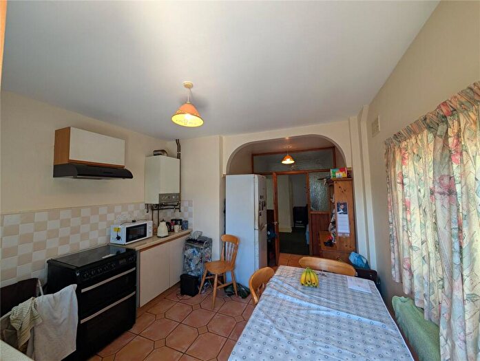 2 Bedroom Bungalow For Sale In Mostyn Avenue, Syston, Leicester, Leicestershire, LE7