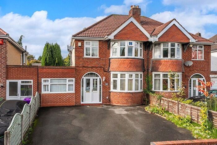 3 Bedroom Semi Detached House For Sale In Warstones Road, Penn, Wolverhampton, West Midlands, WV4
