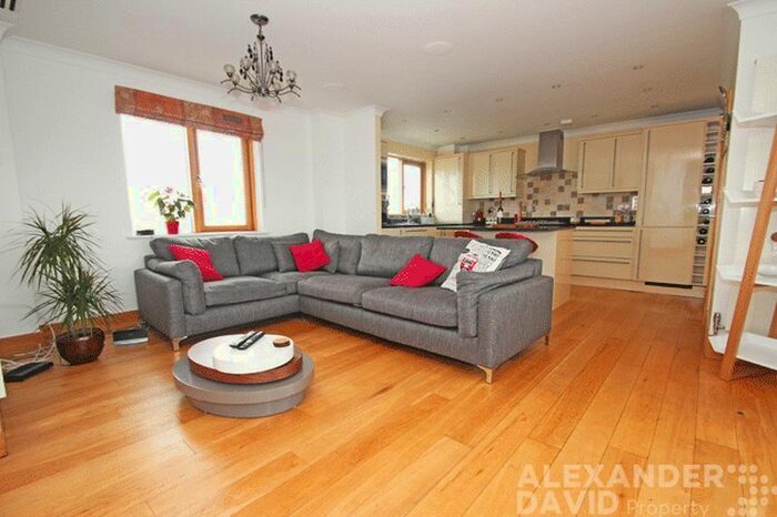 2 Bedroom Flat To Rent In Pancras Way, London, E3