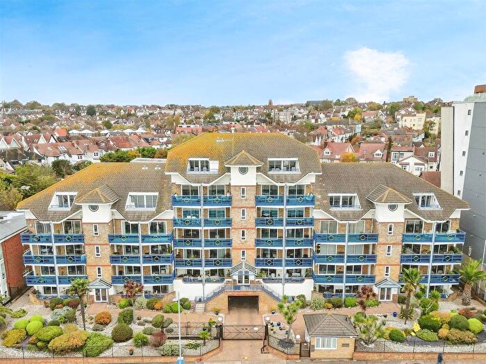 3 Bedroom Flat For Sale In Admirals Place, The Leas, Westcliff-On-Sea, SS0