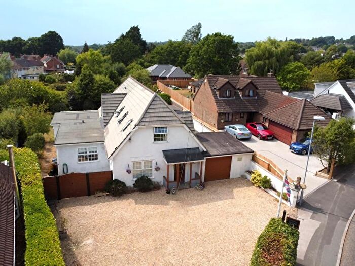 4 Bedroom Detached House For Sale In Canford Bottom, Wimborne, Dorset, BH21