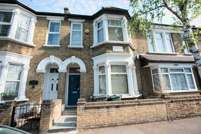 3 Bedroom Terraced House To Rent In Ferndale Road, Bushwood, E11