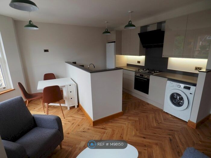 4 Bedroom Flat To Rent In Duckett Road, London, N4