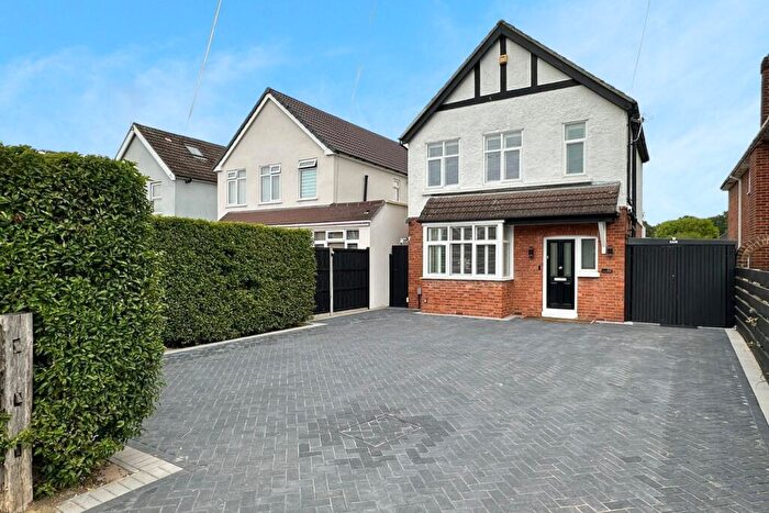 3 Bedroom Detached House For Sale In Mytchett Road, Mytchett, GU16