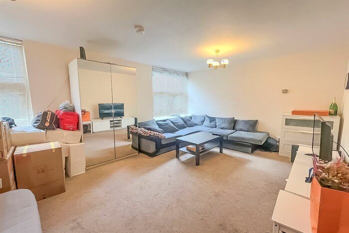 2 Bedroom Flat To Rent In Colman Court, Christchurch Avenue, North Finchley, N12