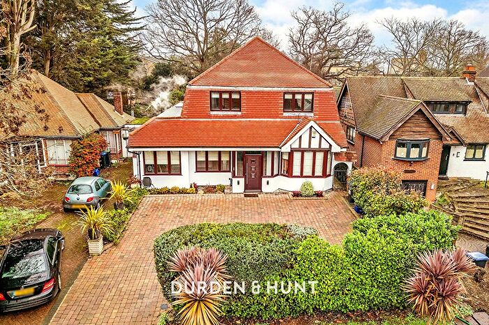 4 Bedroom Detached House For Sale In Traps Hill, Loughton, IG10