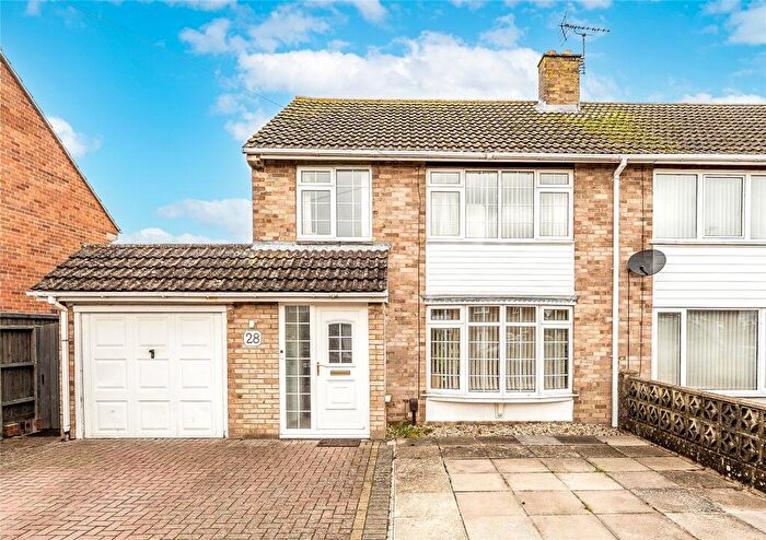 3 Bedroom Semi-Detached House For Sale In Mowbray Road, Didcot, Oxfordshire, OX11