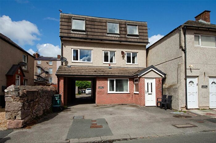 2 Bedroom Apartment For Sale In Victoria Street, Llandudno, Conwy, LL30