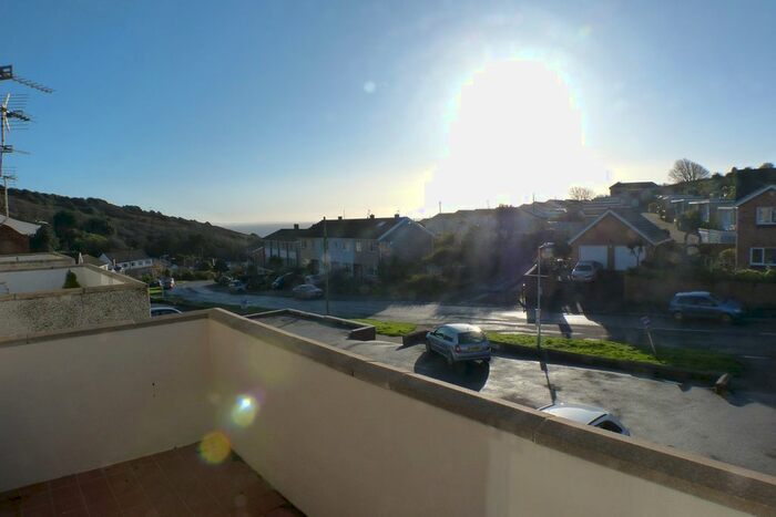 1 Bedroom Flat To Rent In Vanewood Court, Limeslade, Swansea, SA3