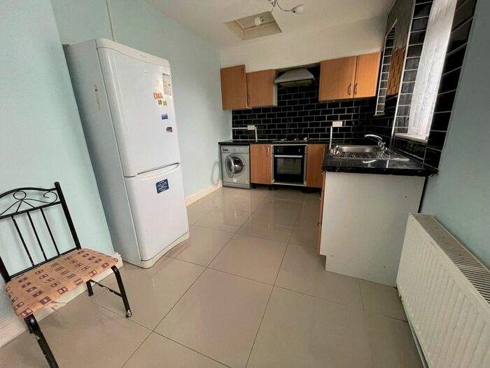 1 Bedroom Flat To Rent In Manor Square, Dagenham, RM8