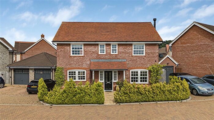 4 Bedroom Detached House For Sale In Littlemoor Field, Chinnor, OX39