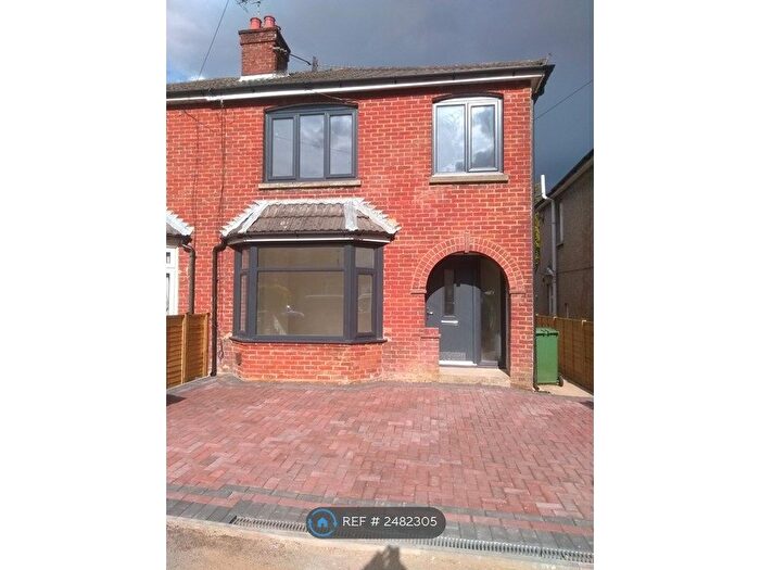 3 Bedroom Semi-Detached House To Rent In Begonia Road, Southampton, SO16