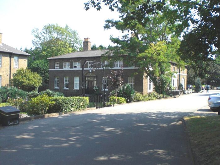 2 Bedroom Apartment For Sale In Connaught Mews, Woolwich, SE18