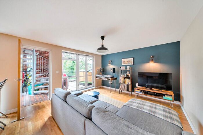 2 Bedroom Flat For Sale In London Road, Bromley, Kent, BR1