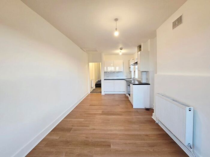 2 Bedroom Flat To Rent In Croyland Road, N9