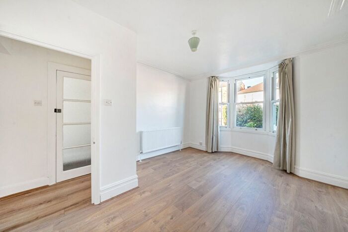 1 Bedroom Semi-Detached House To Rent In Penrith Road, Ground Floor Flat, New Malden, KT3