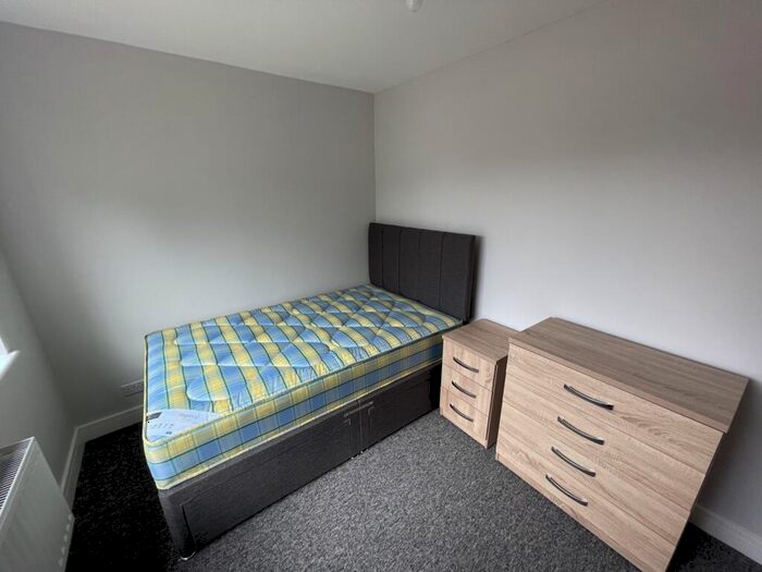 4 Bedroom Semi Detached House To Rent In Pilkington Close, Filton, Bristol, BS34