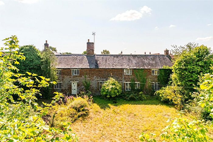 4 Bedroom Cottage For Sale In Regent Street, Finedon, Wellingborough, Northamptonshire, NN9