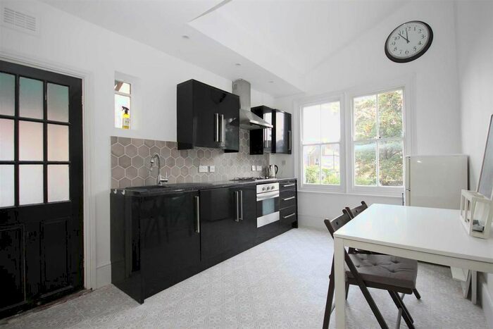 2 Bedroom Flat To Rent In Callis Road, London, E17