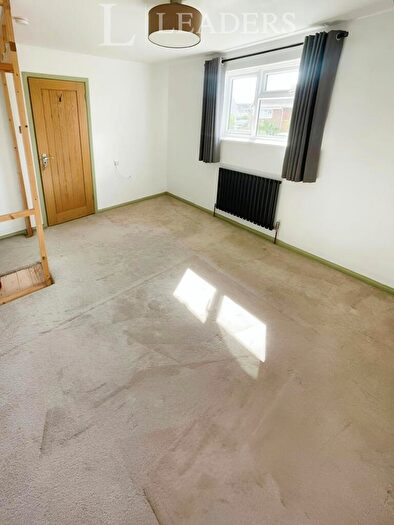 2 Bedroom End Of Terrace House To Rent In Chestnut Grove, PO22