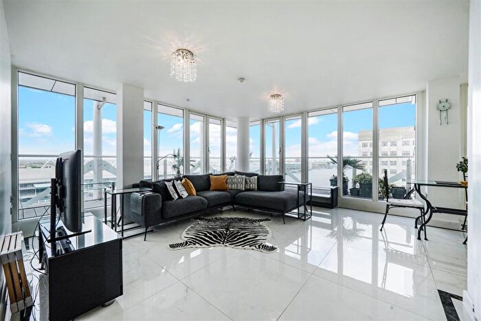 2 Bedroom Apartment To Rent In Eastern Quay Apartments, Silvertown, E16