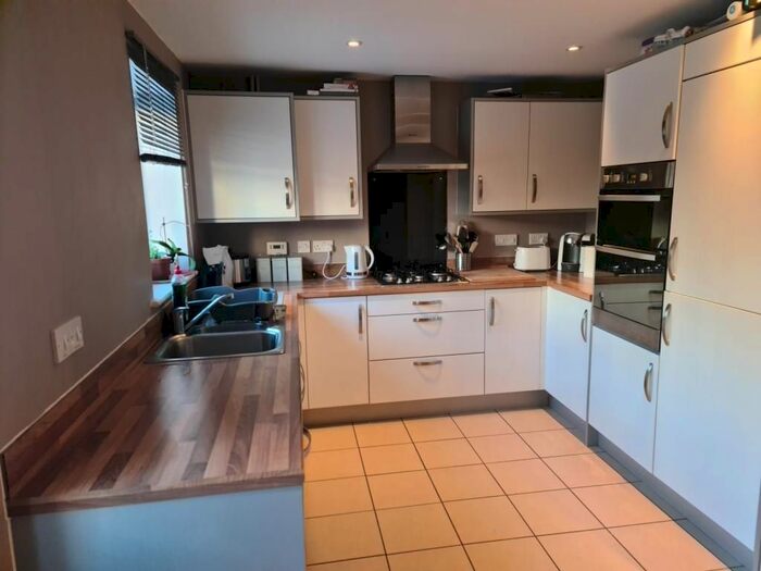 3 Bedroom Town House To Rent In Teasel Way, Hampton Centre, Peterborough, PE7