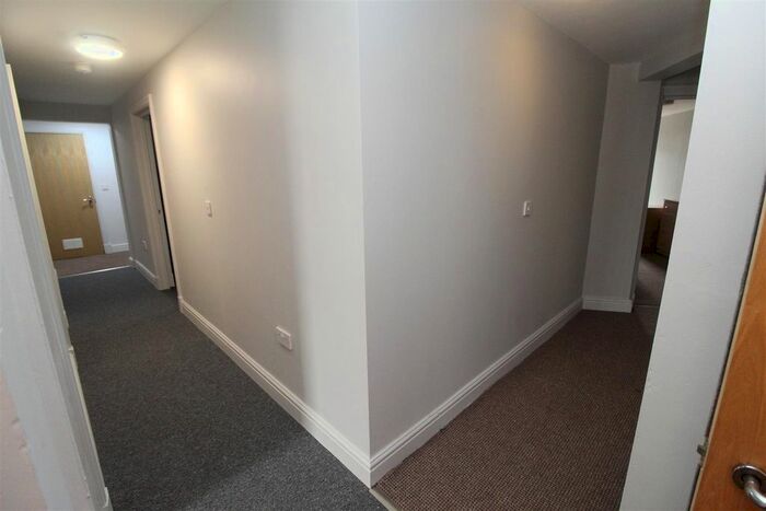 6 Bedroom Flat To Rent In Darran Street, Cathays, Cardiff, CF24