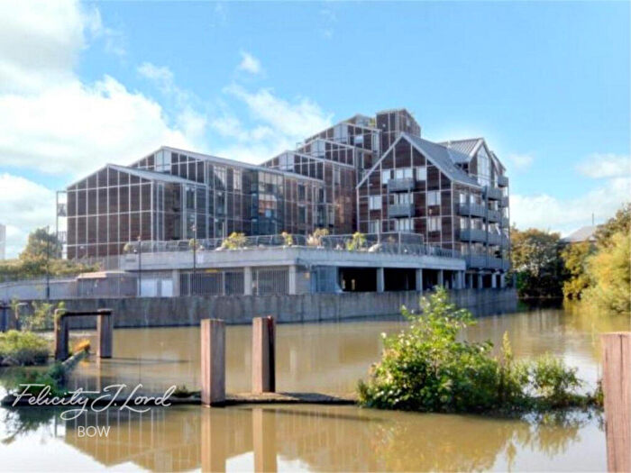 2 Bedroom Flat To Rent In Three Mill Lane, London, E3