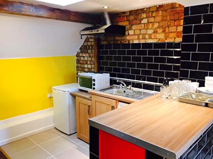 Studio To Rent In Ellington Road, Hounslow, TW3