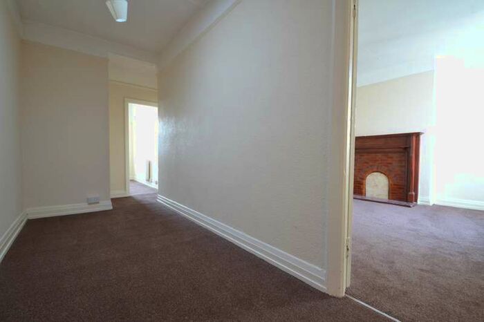 2 Bedroom Apartment To Rent In Downham Way, Bromley, Greater London, BR1