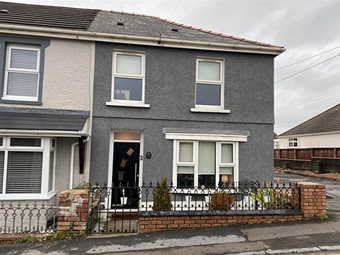 4 Bedroom End Terrace House For Sale In Llandeilo Road, Cross Hands, Llanelli, SA14