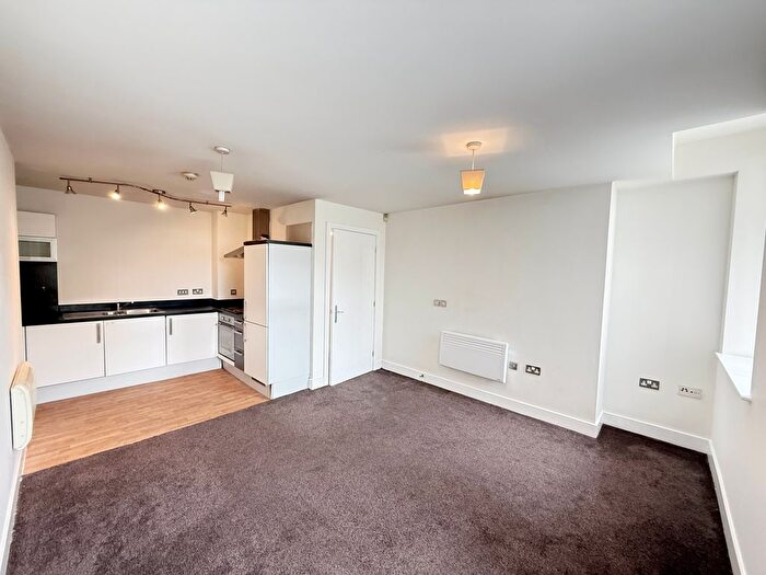 1 Bedroom Flat To Rent In Mill House, Dewsbury, WF13