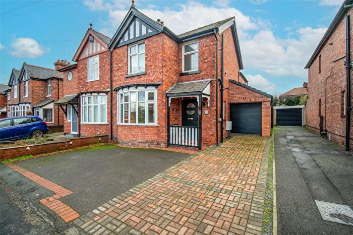 3 Bedroom Semi-Detached House For Sale In Nantwich Road, Middlewich, CW10