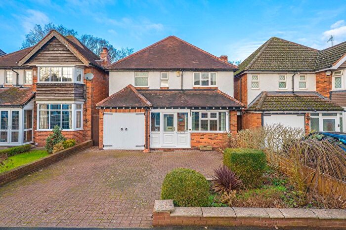 3 Bedroom Detached House For Sale In Hazeloak Road, Shirley, Solihull, B90